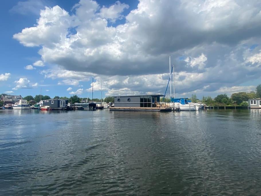 Hotel La Mare Houseboat Nederhorst den Berg Esterno foto